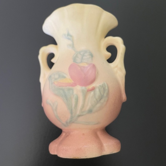 Vintage Hull Pottery Magnolia Double Handled Vase A 13 6 Inches - Picture 2 of 8